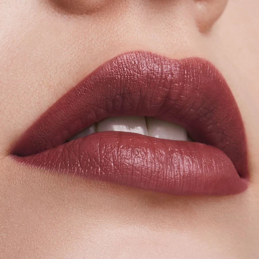 ESTÉE LAUDER Pure Color Creme Lipstick in Irresistible Brown - 440 Long-Lasting Luxury Lipstick