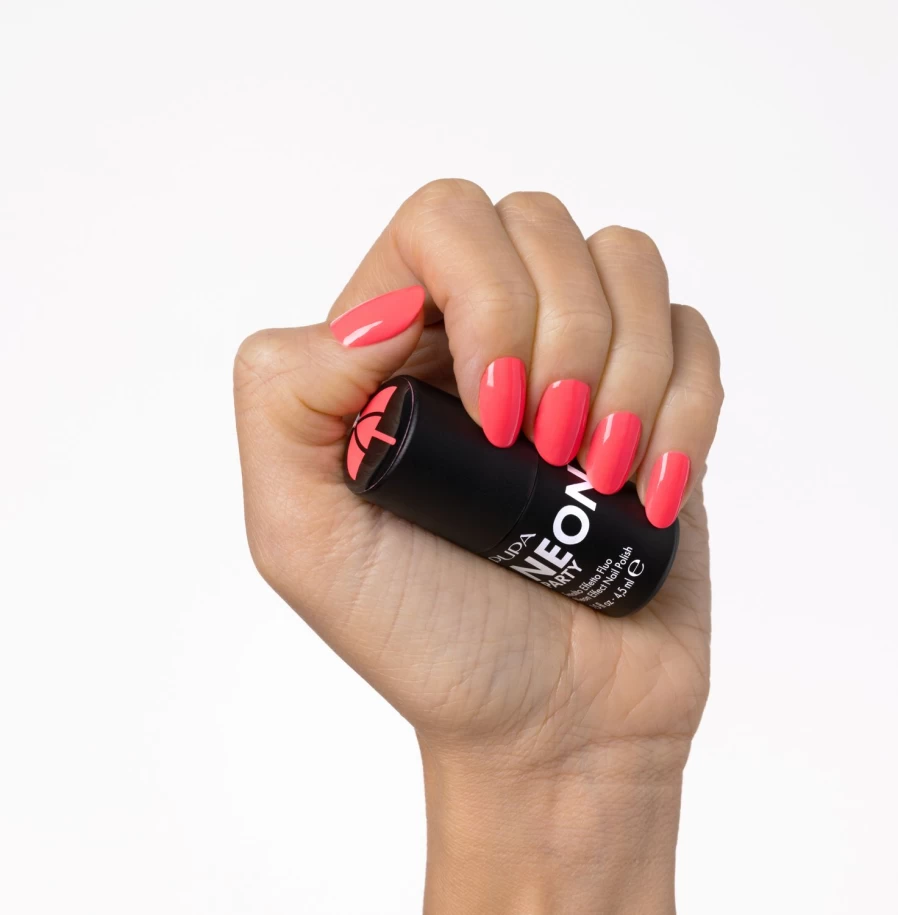 PUPA MILANO Enamel Fluo Effect Nail Polish in Light Pink - 900 On The Beach