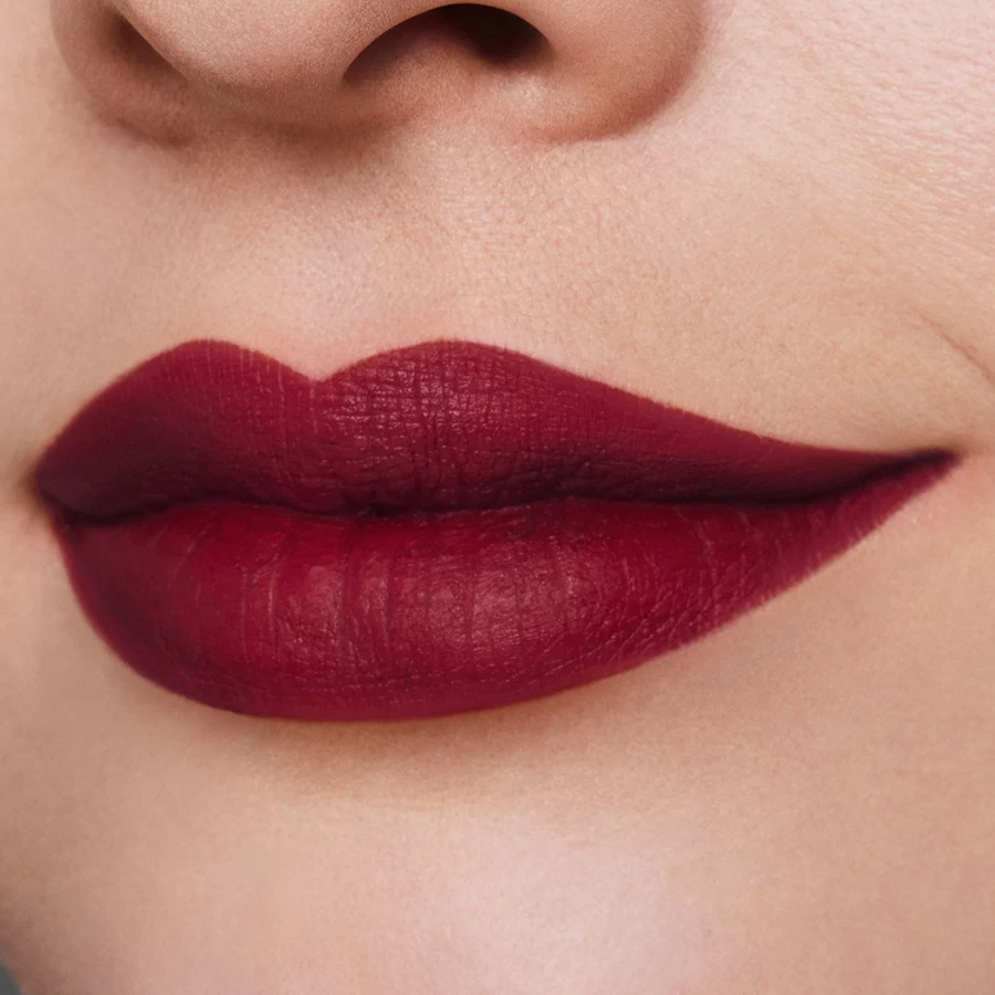 ESTÉE LAUDER Pure Color Matte Lipstick - 888 Power Kiss in Dark Red, Long-Lasting Intense Matte Lip Color